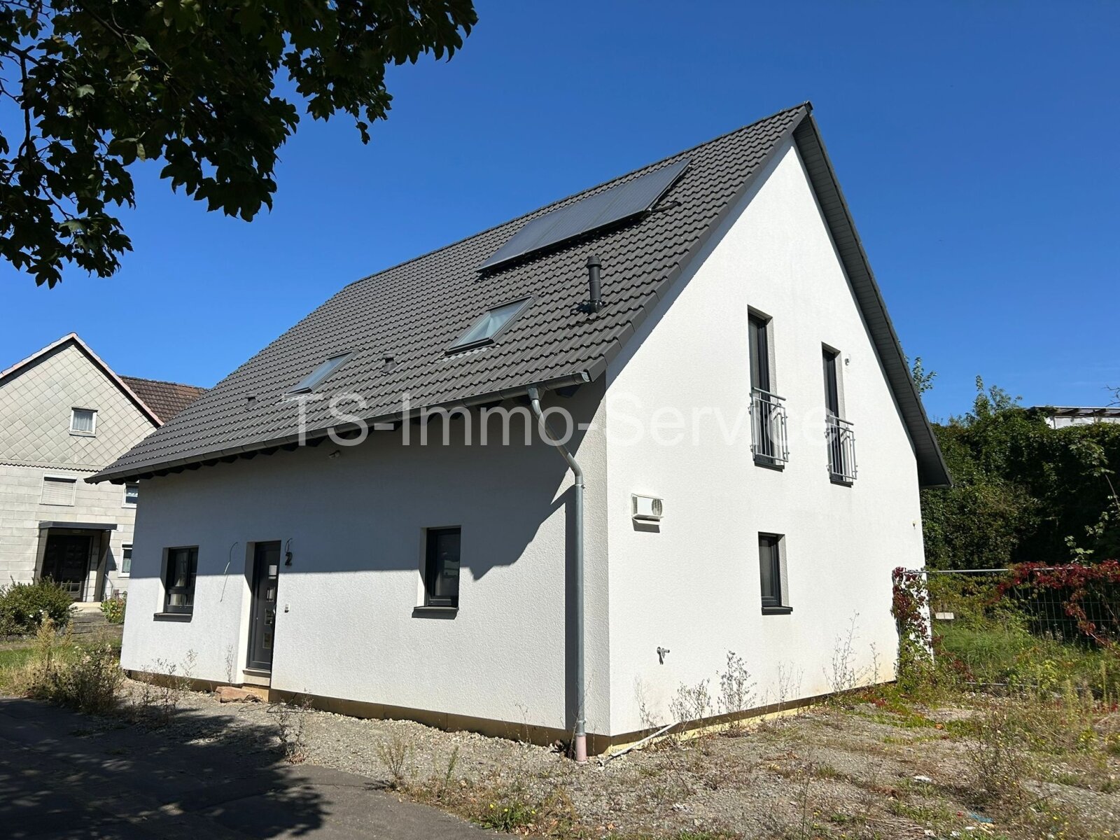 Schöner Neubau mit viel Platz für die Familie