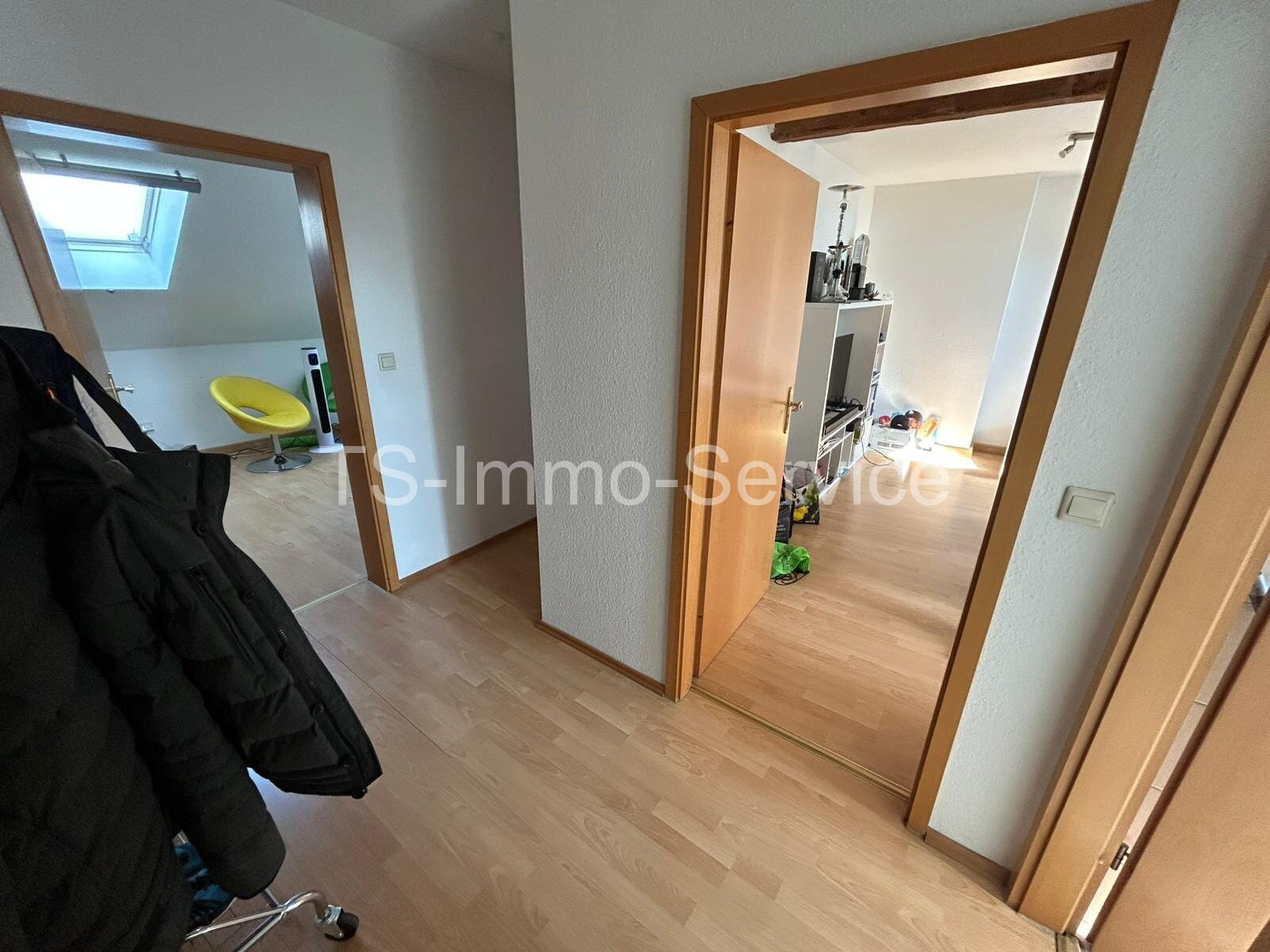 Lichtdurchflutete, großzügige DG-Wohnung im Herzen Holzmindens