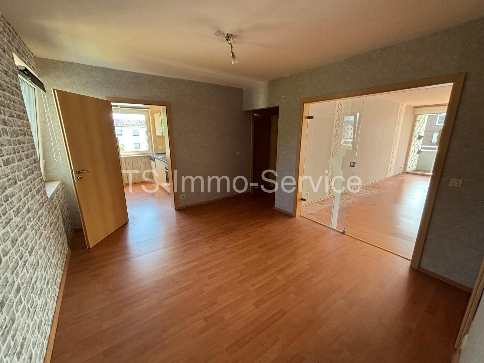Großzügige 3-Zimmer-Wohnung mit Balkon und Stellplatz in zentrumsnaher Lage