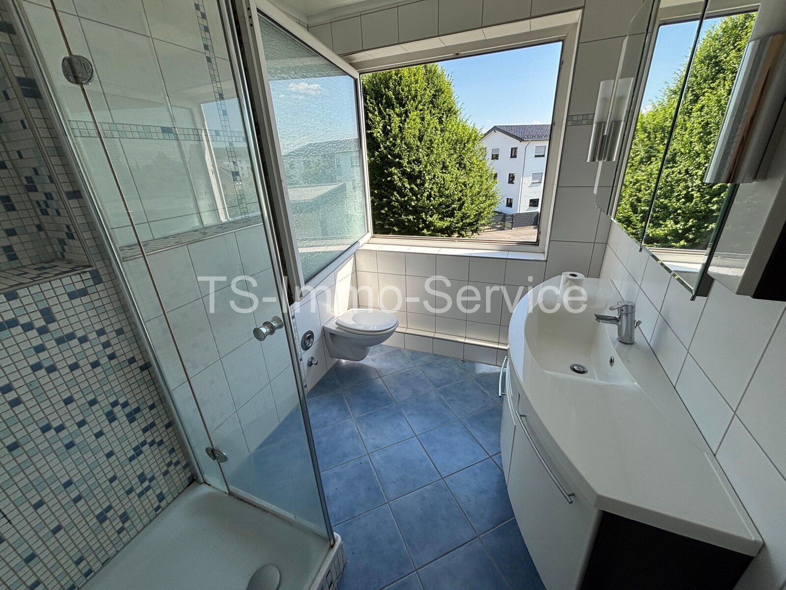 Großzügige 3-Zimmer-Wohnung mit Balkon und Stellplatz in zentrumsnaher Lage