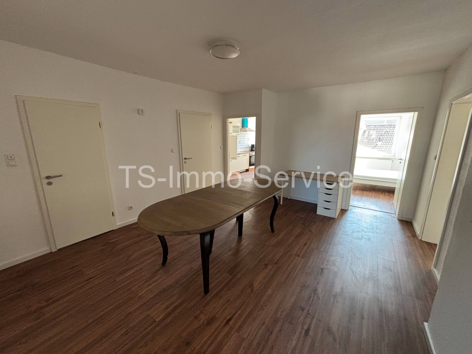 Frisch renoviertes 5-Zimmer-Raumwunder im Herzen von Holzminden