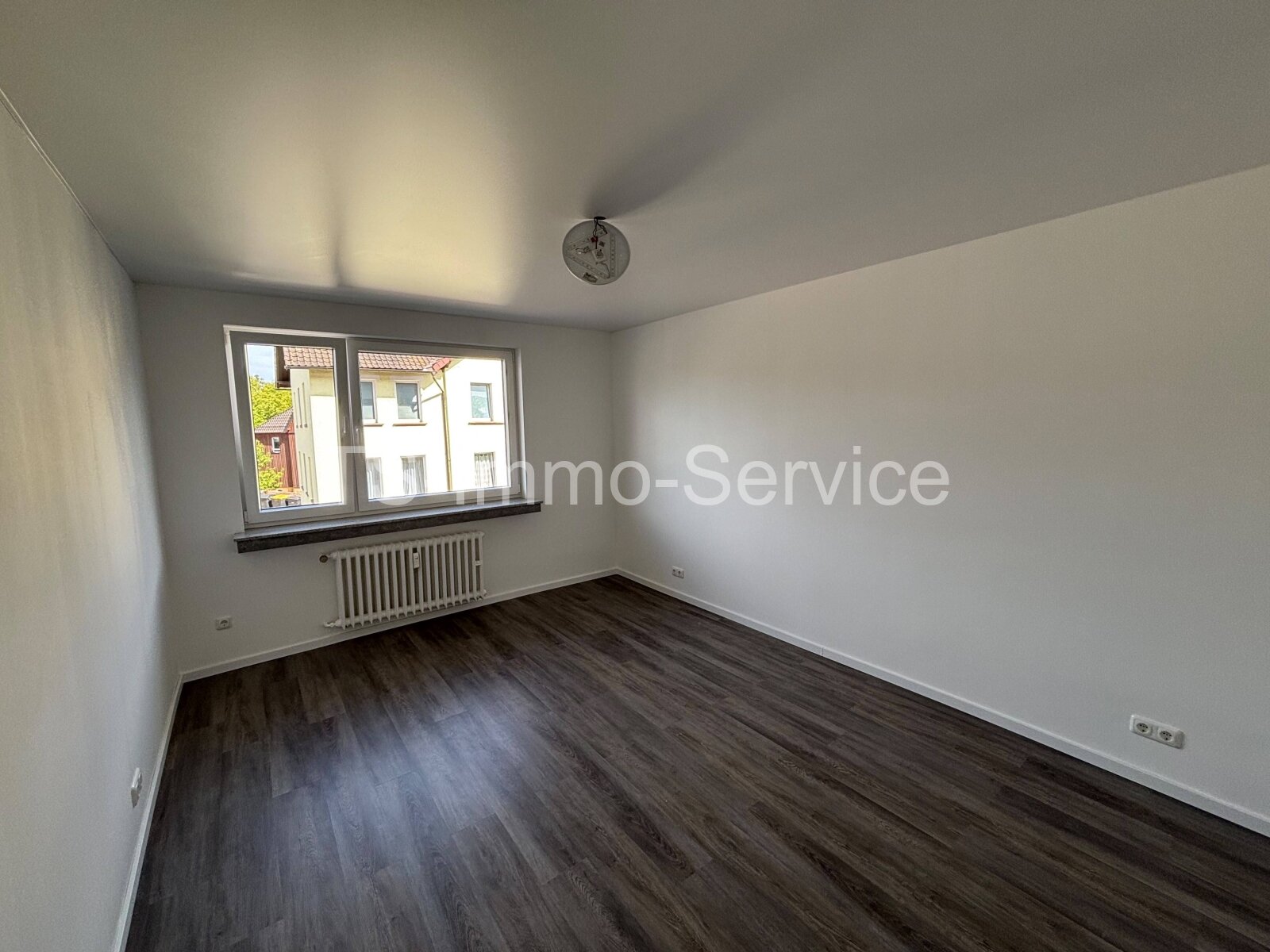 Sanierte 3-Zimmer-Wohnung mit Garage in zentrumsnaher Lage